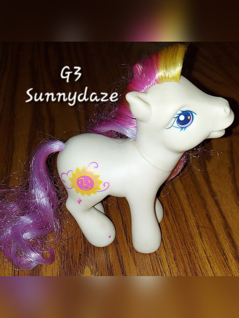Vintage 2002 My Little Pony Sunnydaze White and Pink Pony Toy